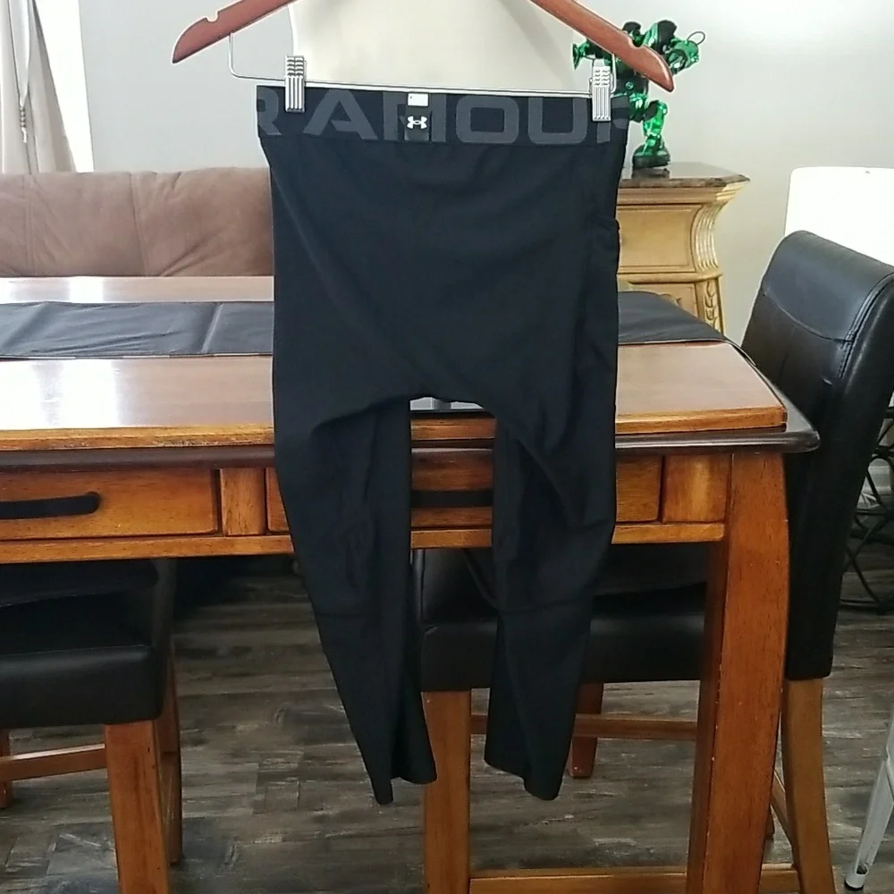 Under Armour HeatGear Compression Leggings - Size Medium - Picture 5 of 10